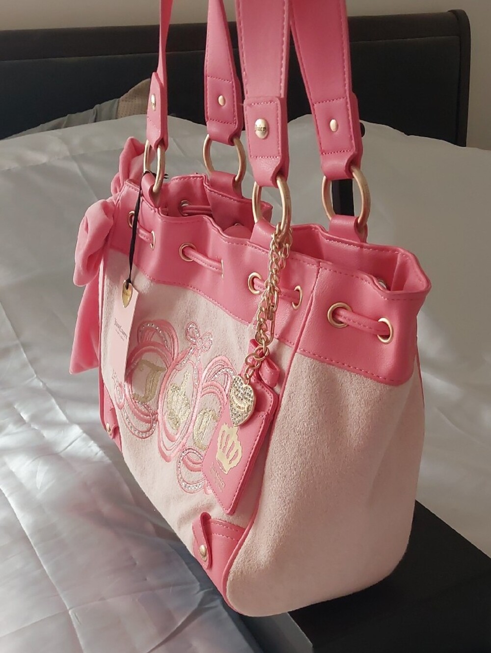 Juicy Couture Pink and Cream Bow-Accent Daydreamer Tote New - Picture 5 of 10